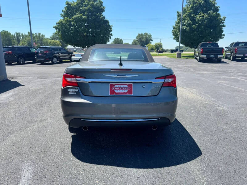 2011 Chrysler 200 Limited