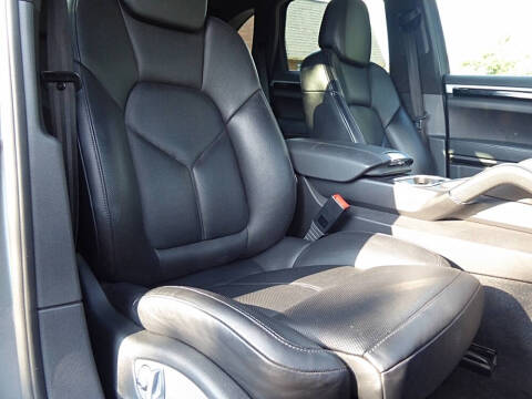 2014 Porsche Cayenne GTS