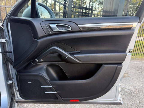 2016 Porsche Cayenne GTS