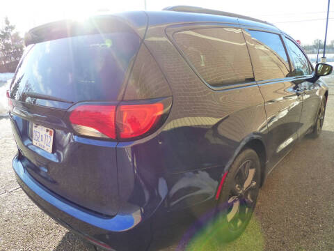 2018 Chrysler Pacifica Touring L