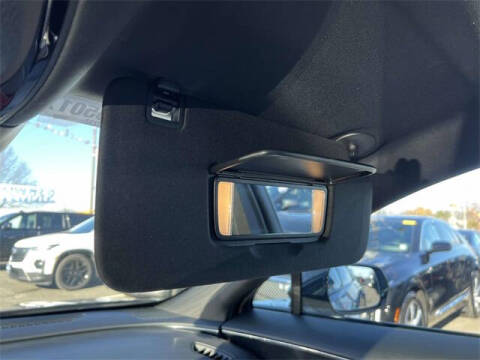 2024 Cadillac LYRIQ Luxury 2