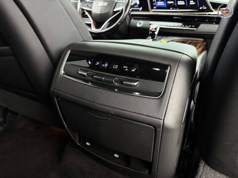 2022 Cadillac Escalade Luxury