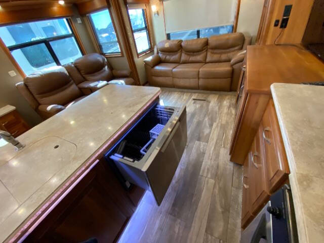 2017 Heartland MOBILE SUITE  38 RSSA