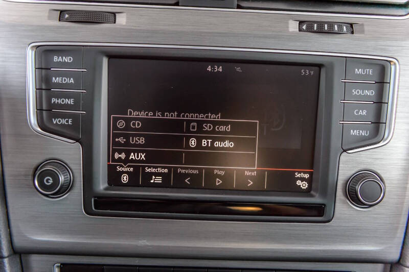 2016 Volkswagen Golf TSI S