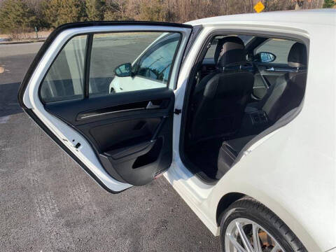 2017 Volkswagen Golf R 4Motion