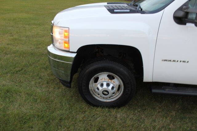 2013 Chevrolet Silverado 3500 Chassis Cab Work Truck photo 12