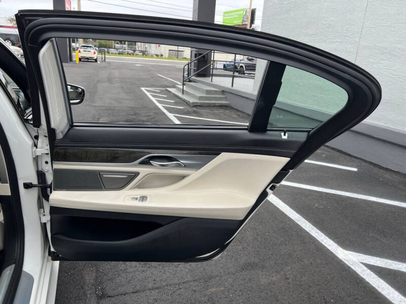 2016 BMW 7 Series 750i xDrive