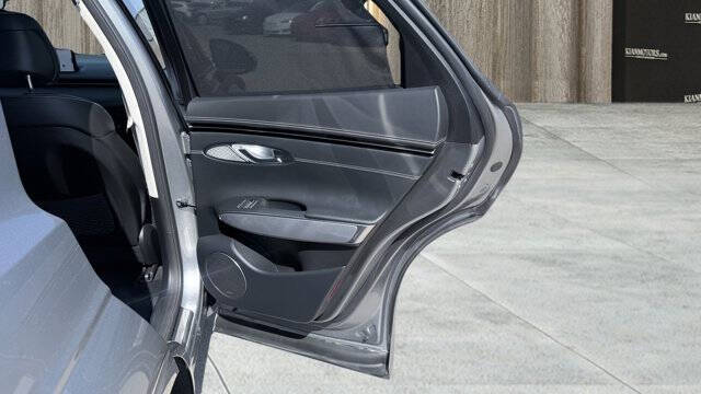 2023 Genesis Electrified GV70