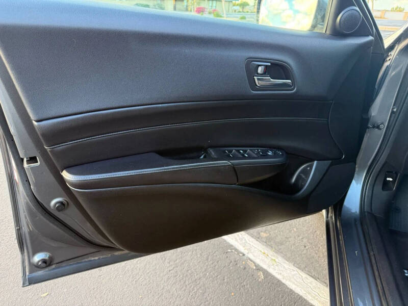 2013 Acura ILX 2.0L w/Tech