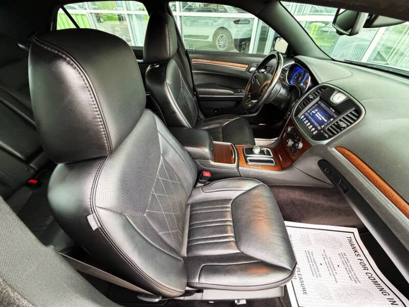 2017 Chrysler 300 C Platinum