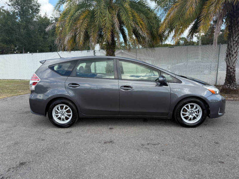 2015 Toyota Prius v Four