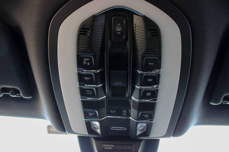 2021 Porsche Macan