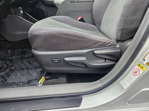 2012 Toyota Prius v Two