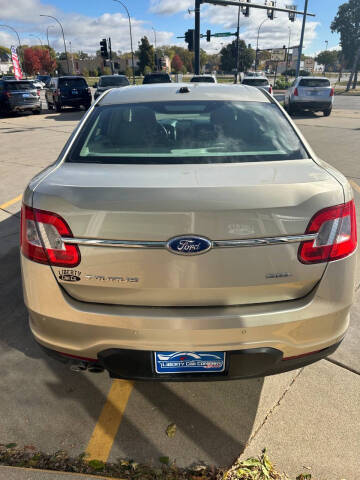 2011 Ford Taurus SEL