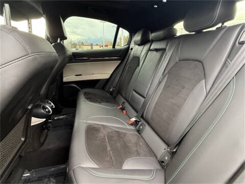 2021 Alfa Romeo Stelvio Quadrifoglio