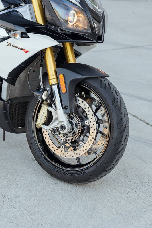 2015 Aprilia Tuono V4