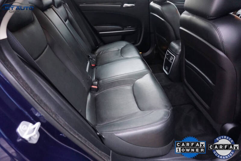 2015 Chrysler 300 Limited