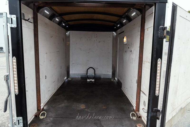 2017 Interstate 1AXLE