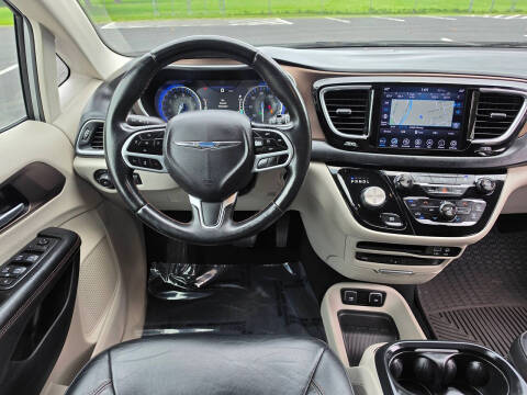 2018 Chrysler Pacifica Touring L Plus