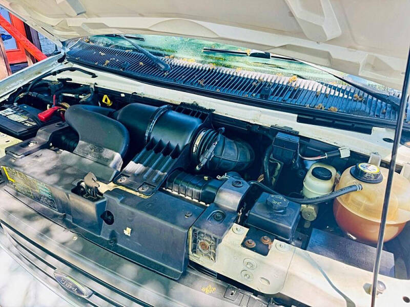 2005 Ford E-Series E-250