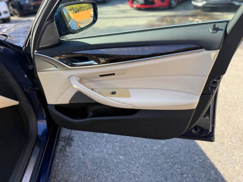 2018 BMW 5 Series 540i