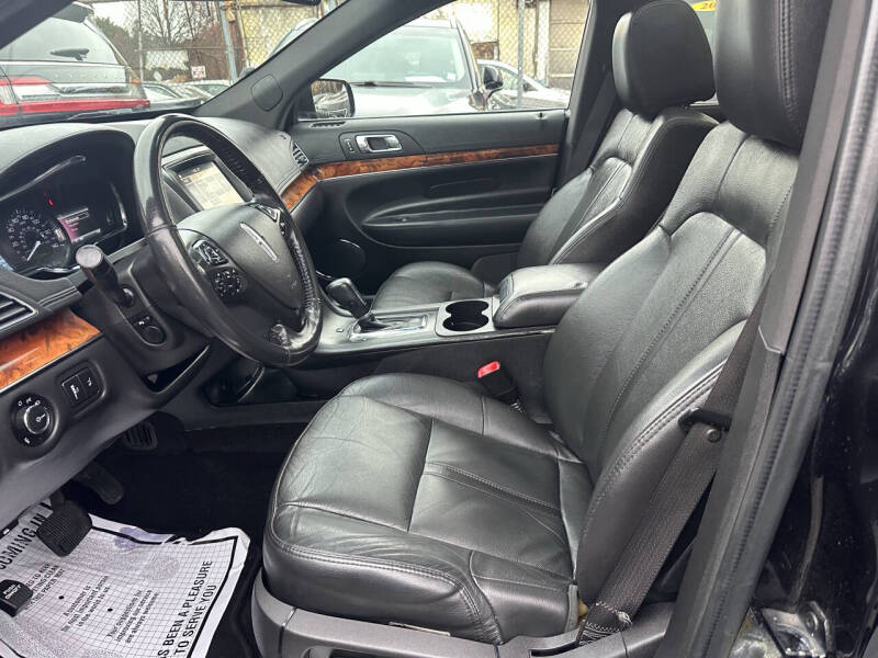 2019 Lincoln MKT Reserve