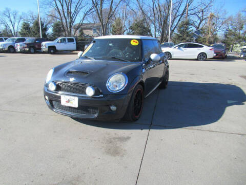 2007 MINI Cooper for sale at Aztec Motors in Des Moines IA