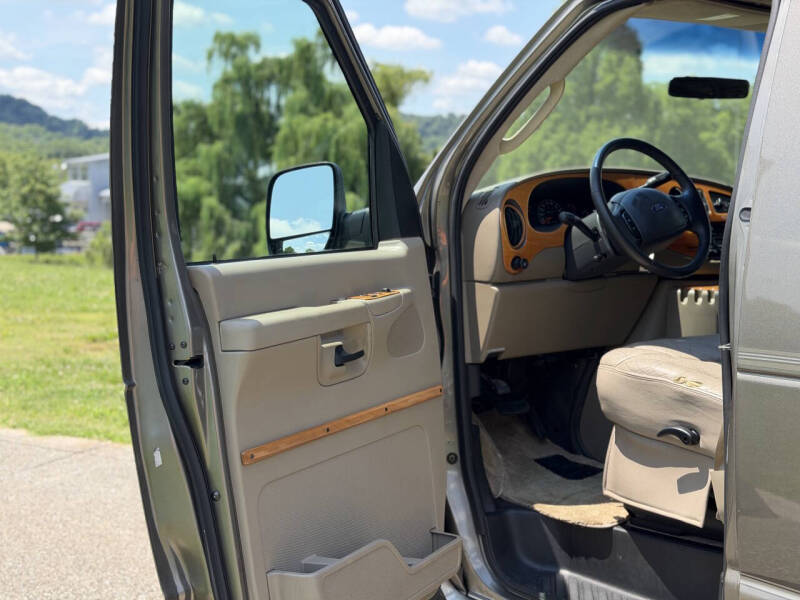 2003 Ford E-Series E-150