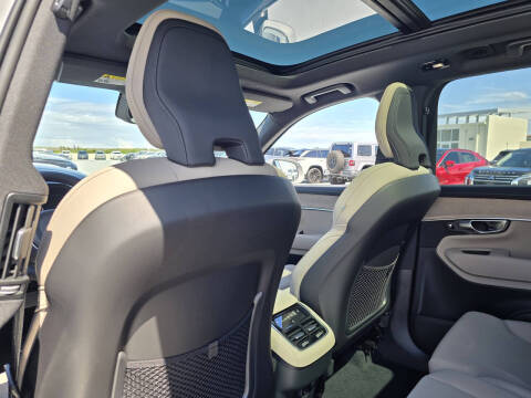 2026 Volvo XC90 B5 Core