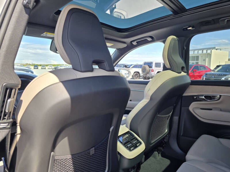 2026 Volvo XC90 B5 Core