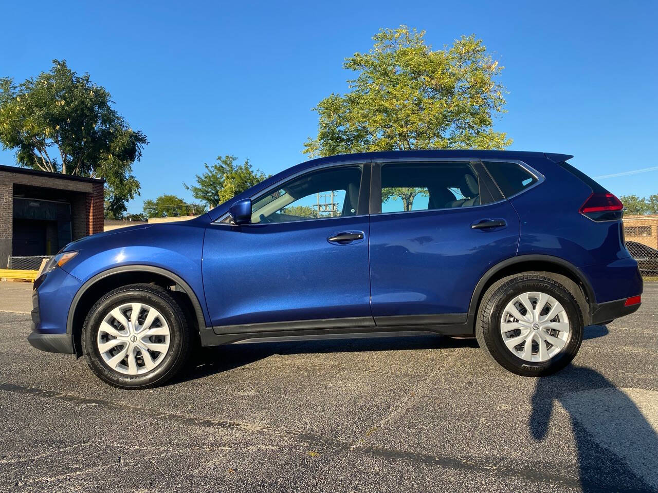 2018 Nissan Rogue for sale at Ideal Cars LLC in Skokie, IL