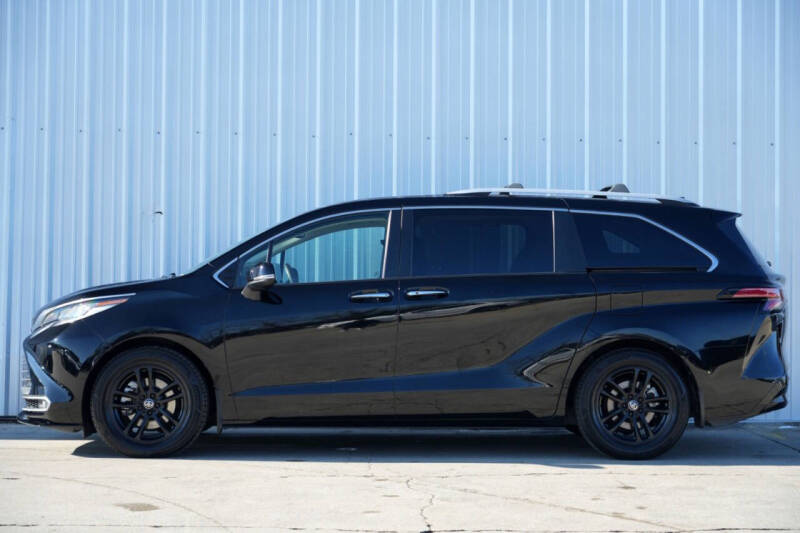 2022 Toyota Sienna Limited 7-Passenger