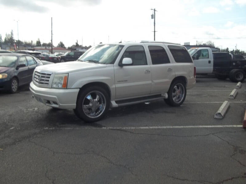 2004 Cadillac Escalade Base photo 15