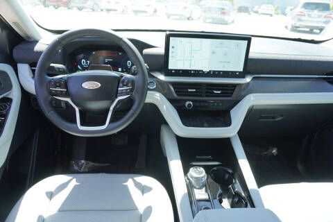 2025 Ford Explorer Platinum