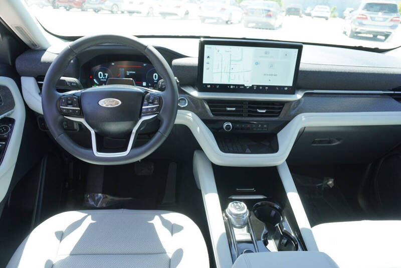 2025 Ford Explorer Platinum