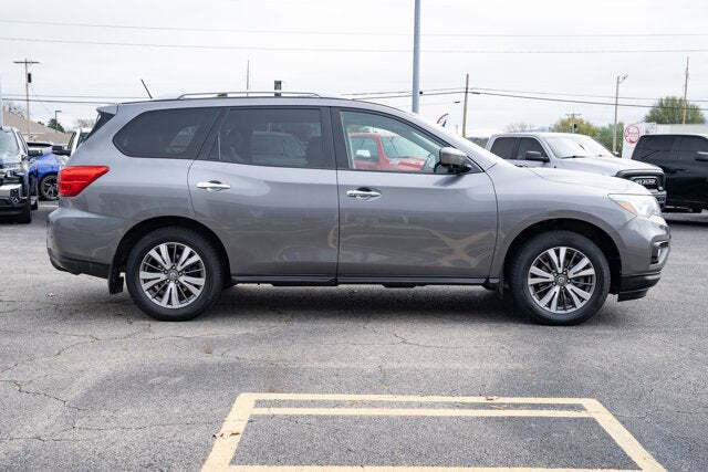 2017 Nissan Pathfinder SL