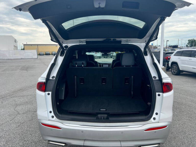 2023 Buick Enclave Essence