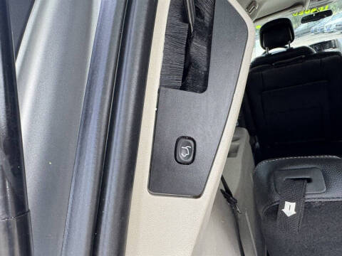 2013 Chrysler Town and Country Touring