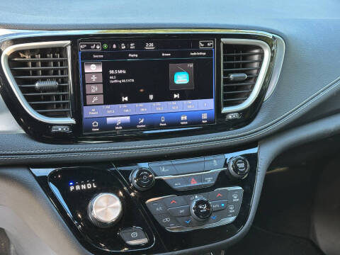 2022 Chrysler Pacifica Hybrid Touring L