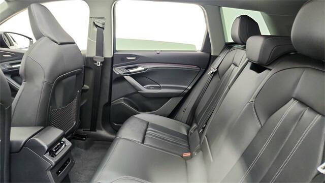 2025 Audi Q6 e-tron quattro Premium Plus