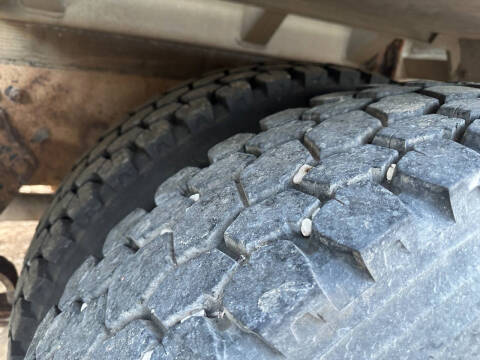 2000 Freightliner FL70