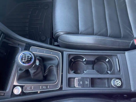 2016 Volkswagen Golf R 4Motion