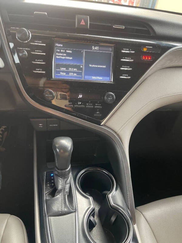 2018 Toyota Camry SE