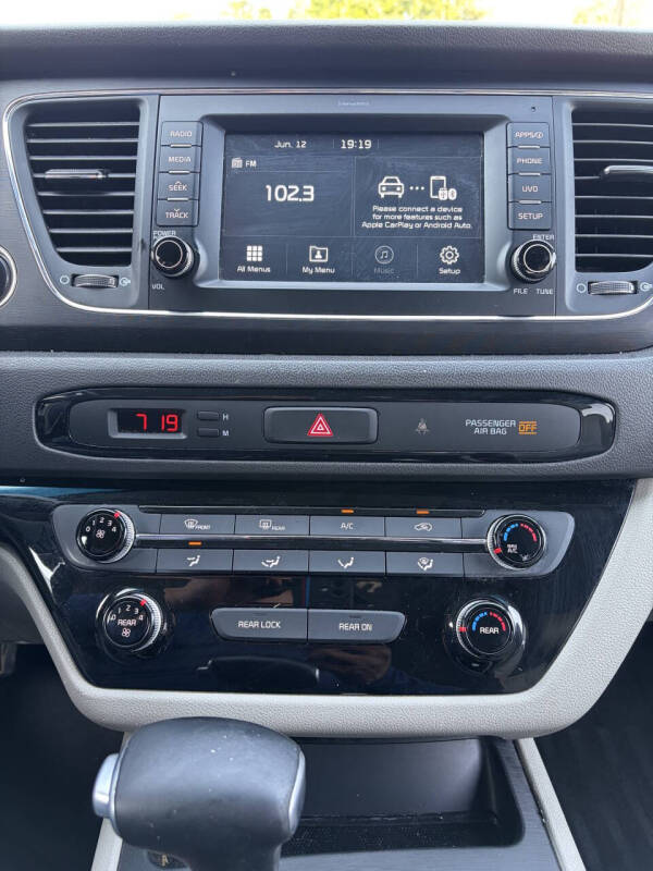 2017 Kia Sedona LX
