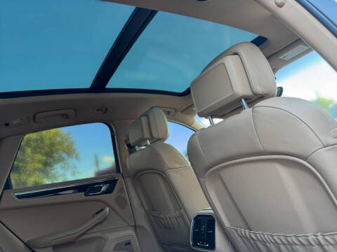 2016 Porsche Macan S