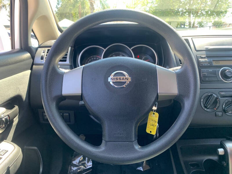 2011 Nissan Versa 1.8 S