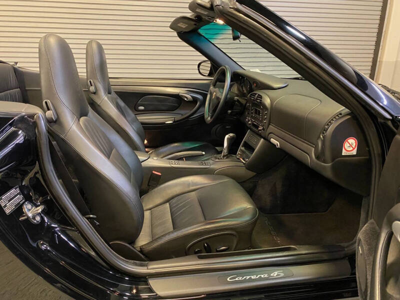 2004 Porsche 911 Carrera 4S