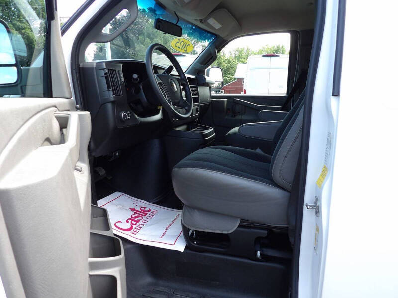 2025 Chevrolet Express 2500