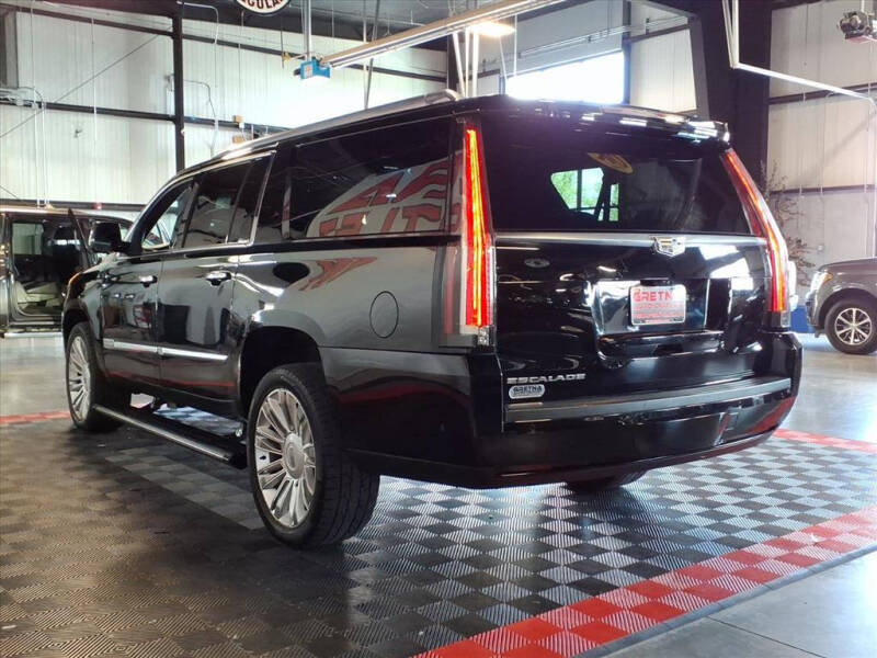 2018 Cadillac Escalade ESV Platinum