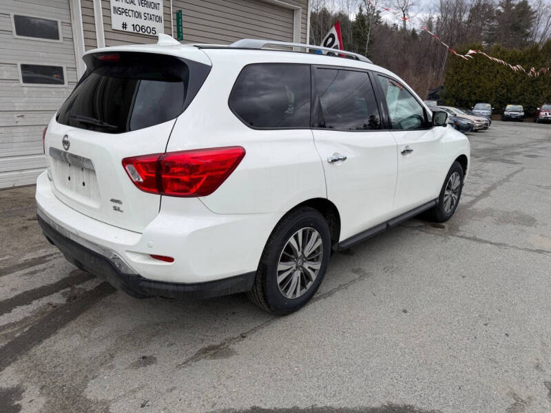 2020 Nissan Pathfinder SL